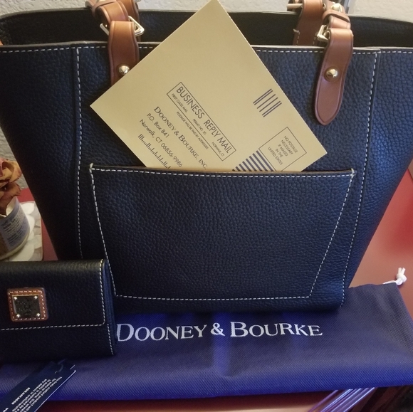 Dooney & Bourke Black Janie Tote Set NWT!! - Picture 4 of 15